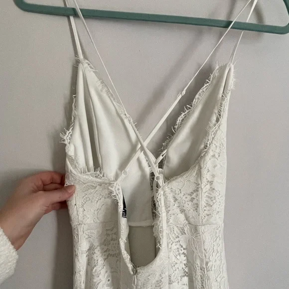 Lulu’s White Lace Dress - Picture 4 of 4